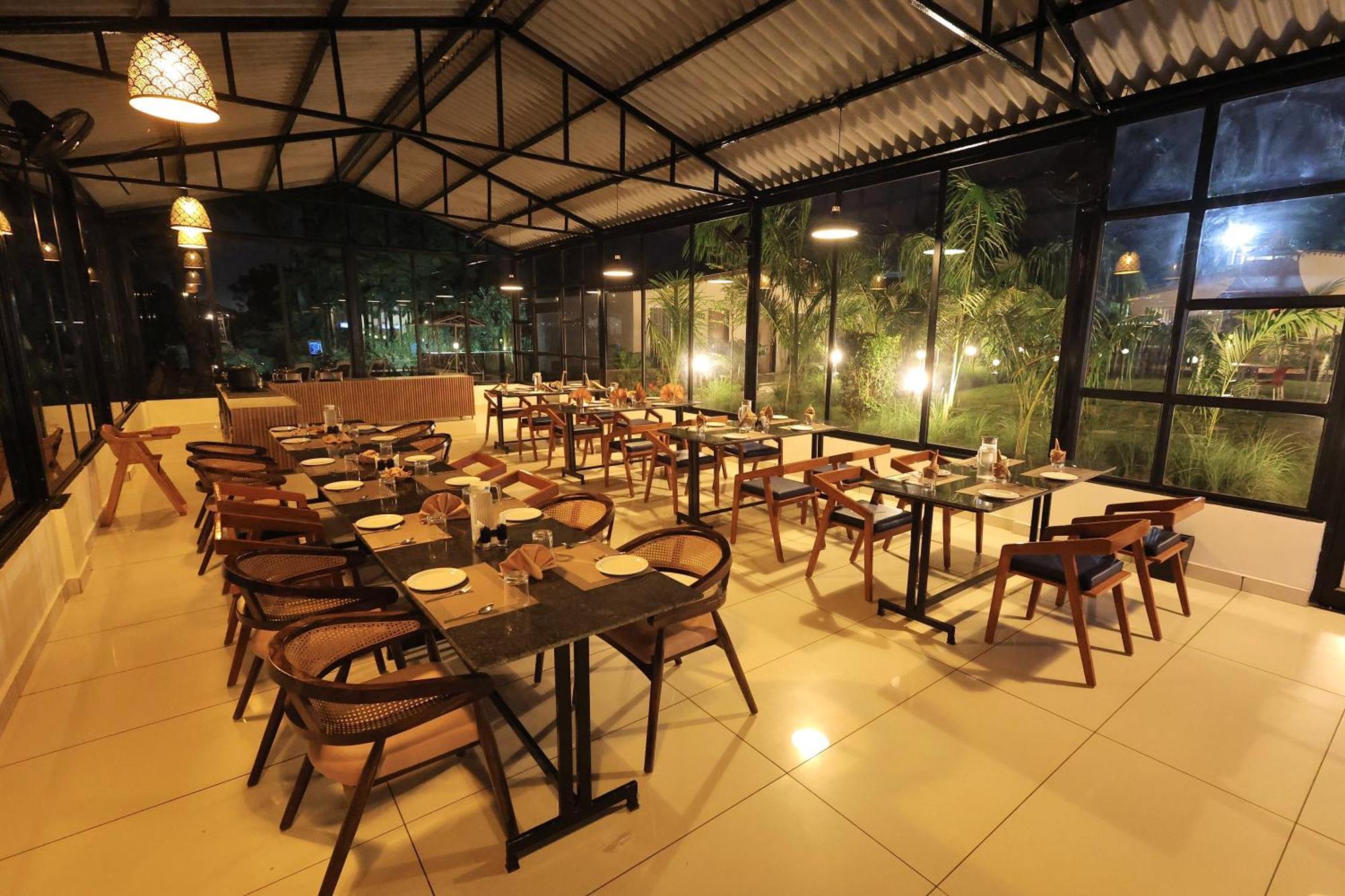 Riverview Tent Resort Kevadia Экстерьер фото