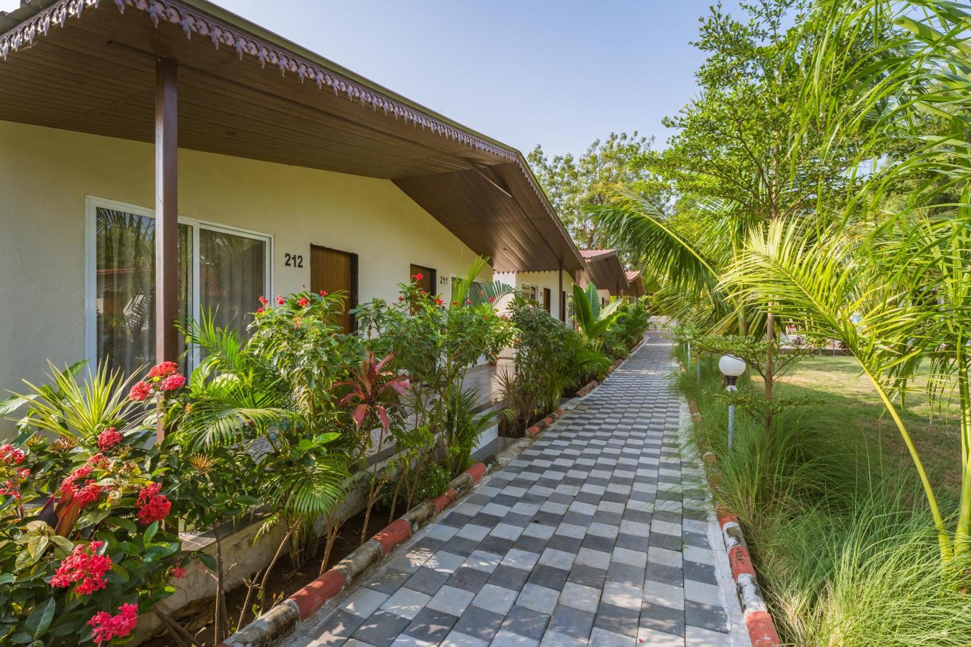 Riverview Tent Resort Kevadia Экстерьер фото
