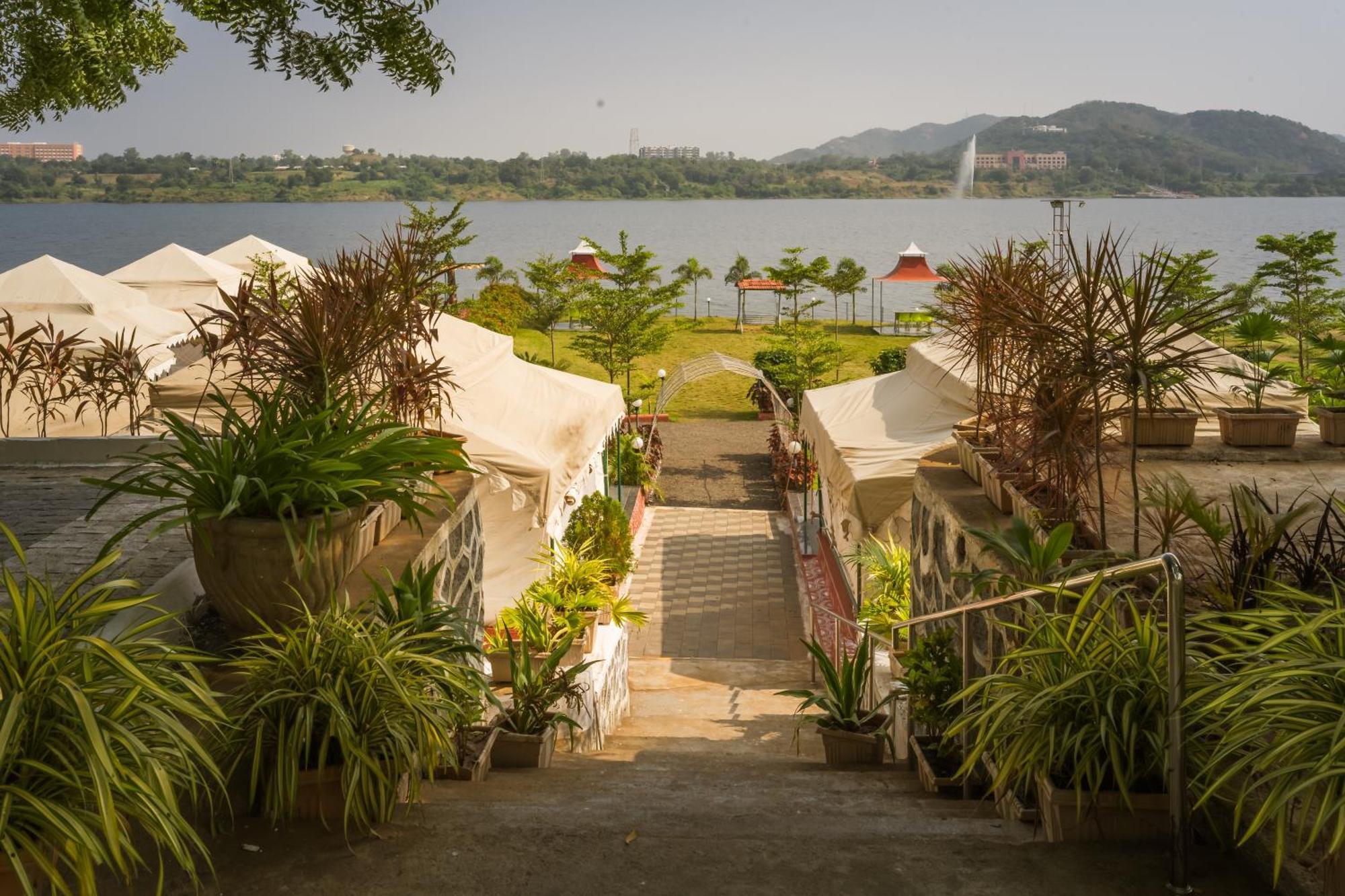 Riverview Tent Resort Kevadia Экстерьер фото
