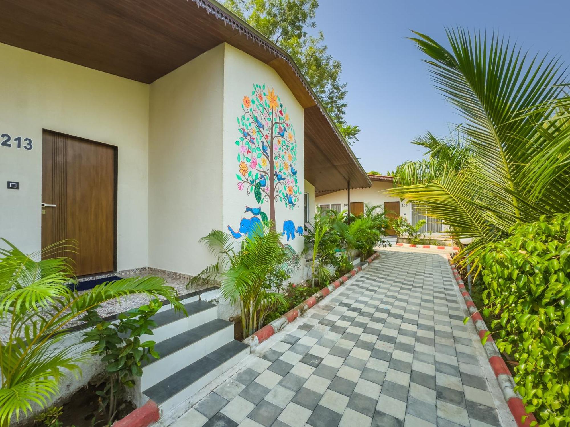 Riverview Tent Resort Kevadia Экстерьер фото