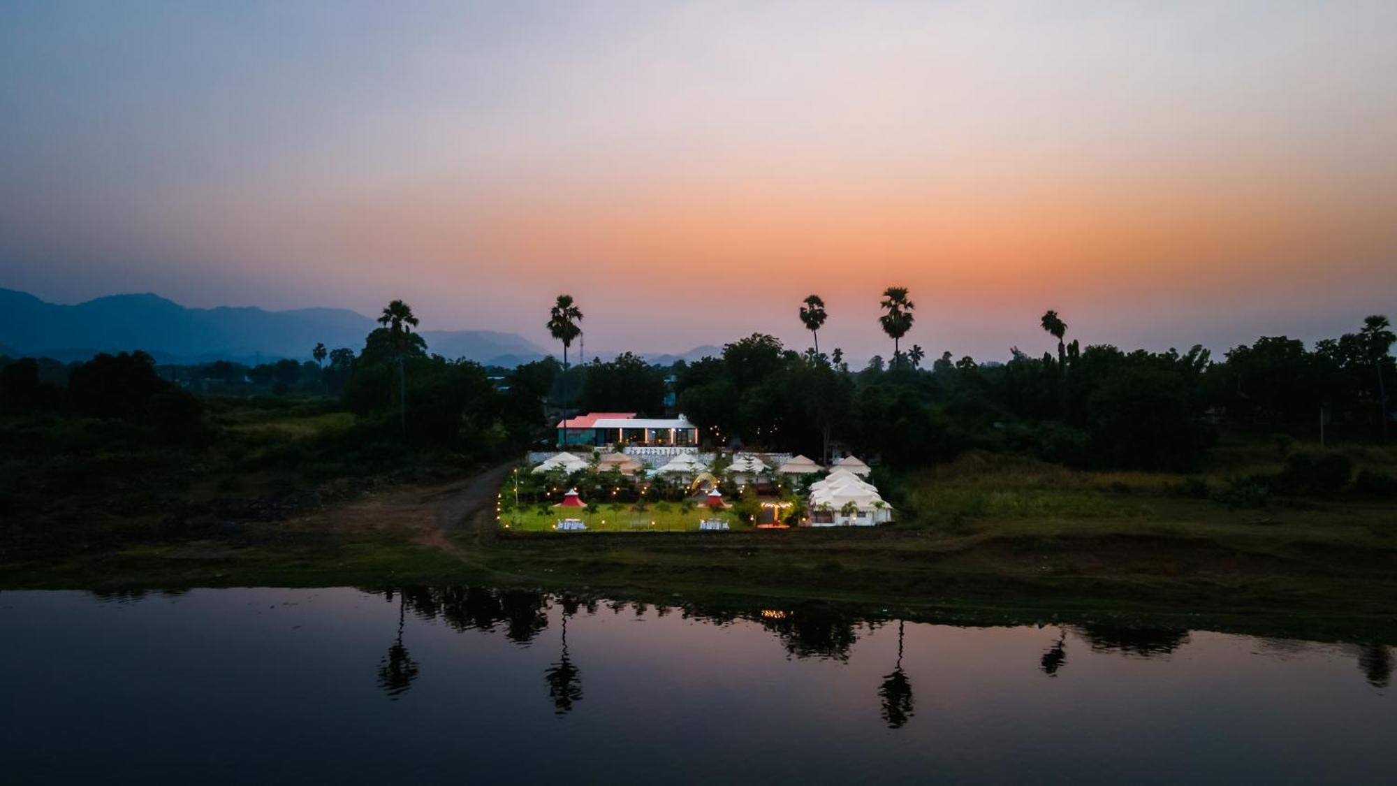 Riverview Tent Resort Kevadia Экстерьер фото
